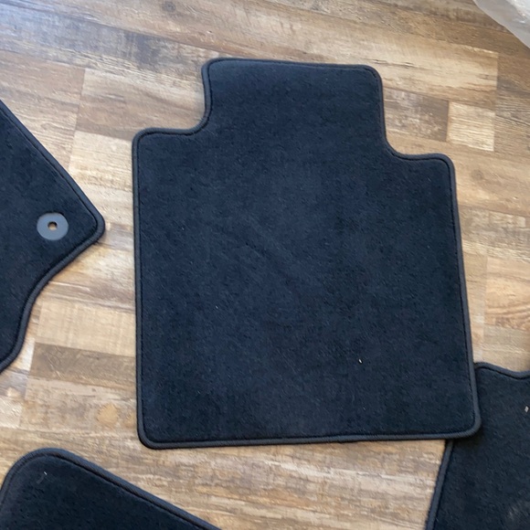 Black Car Floor Mats Set - Picture 5 of 10